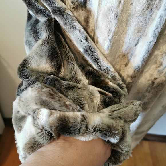 Jolipel by Niedieck Plush Faux Fur Coat - Picture 5 of 14